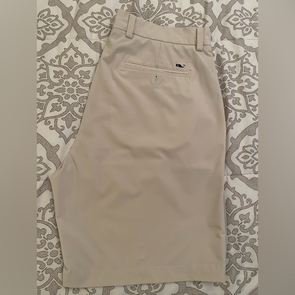 Men’s-Vineyard Vines-8” Performance Breaker Shorts-Stone-Size 33